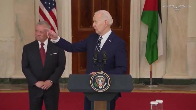 Biden bobbles another press conference with wandering performance behind Jordan’s king