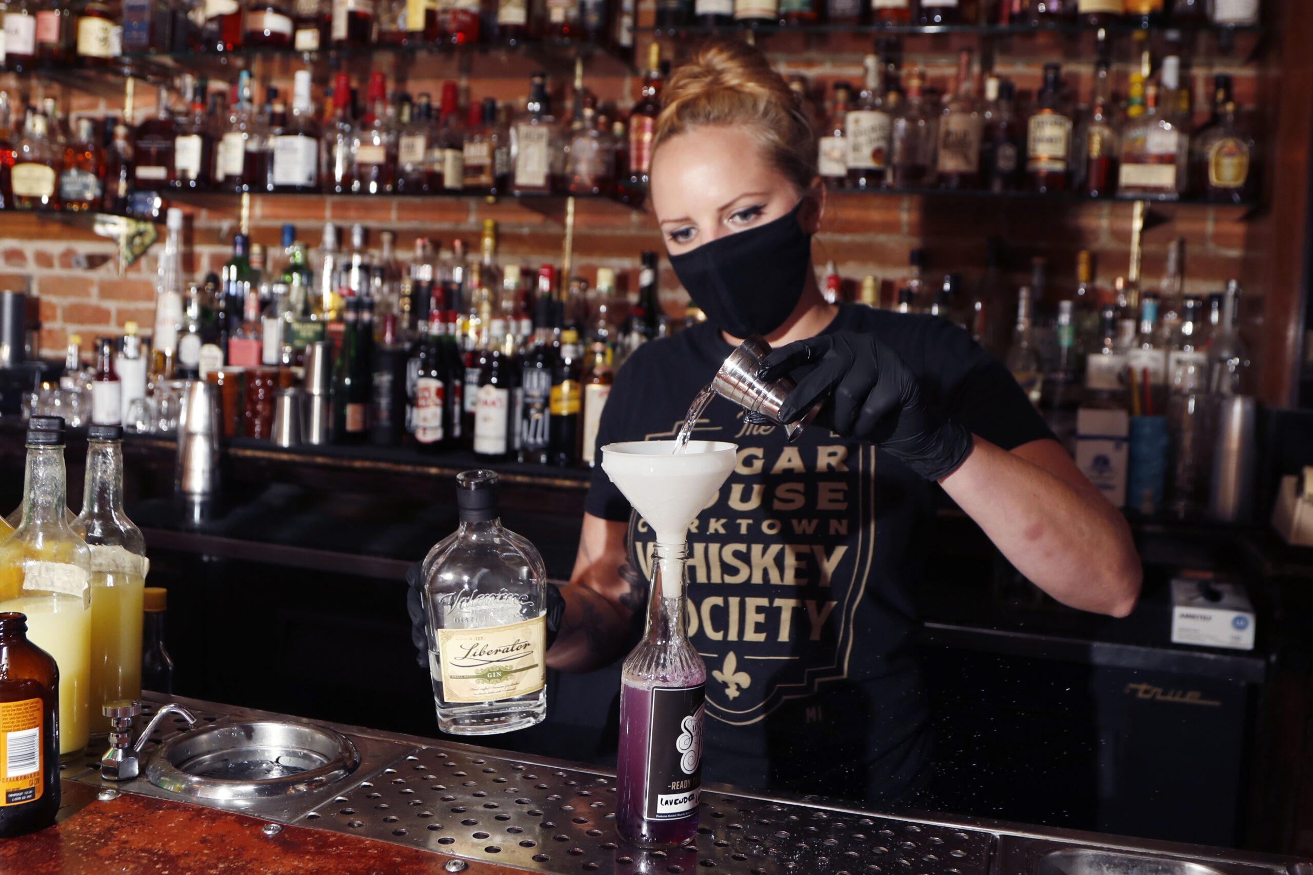 Virginia legislature sends permanent to-go cocktails bill to Youngkin’s desk