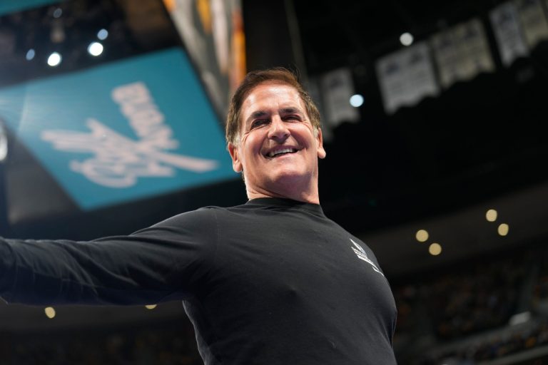 Does Mark Cuban not know the three branches of government?