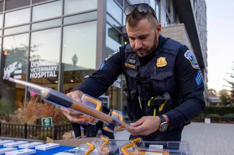 Arlington police give away anti-car theft devices following 2023 carjacking surge