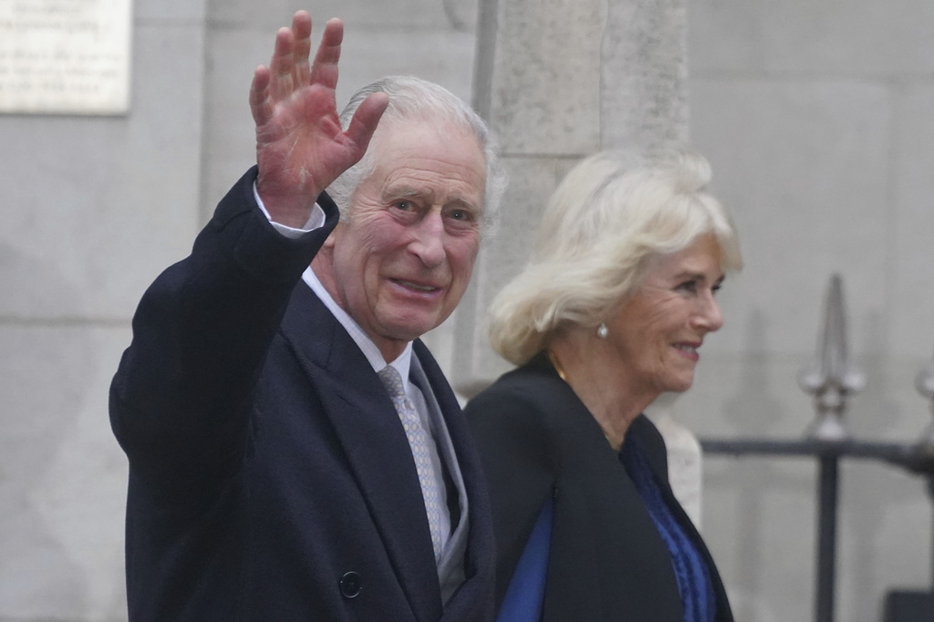 King Charles III shows Lloyd Austin how to lead