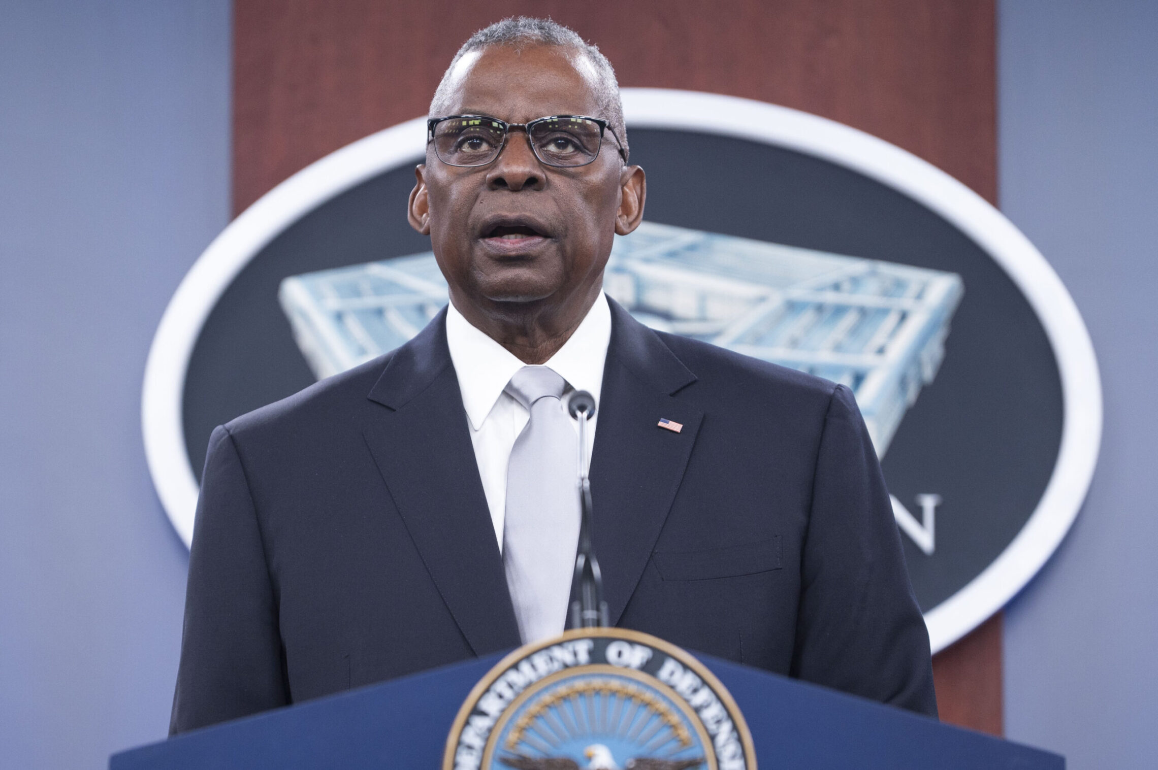 ‘Lack of accountability’ in Lloyd Austin hospitalization raises bipartisan eyebrows