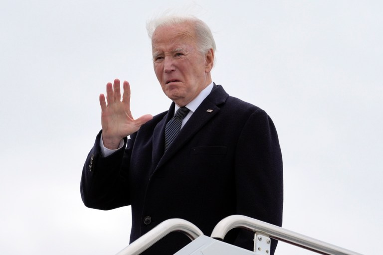 White House says immigration deal pits Border Patrol against Trump
