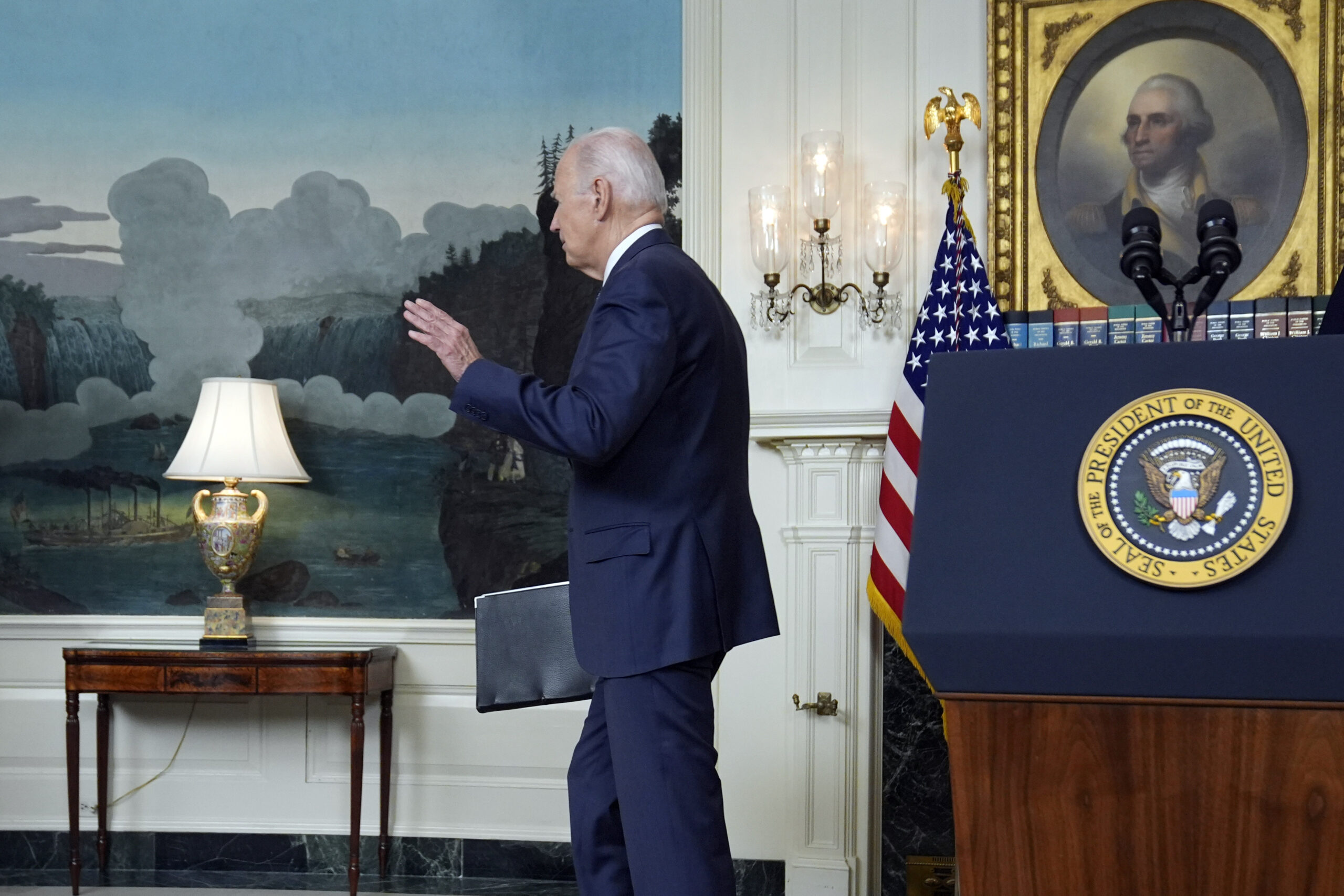Liberal Media Scream: MSNBC host laughably says press against Biden