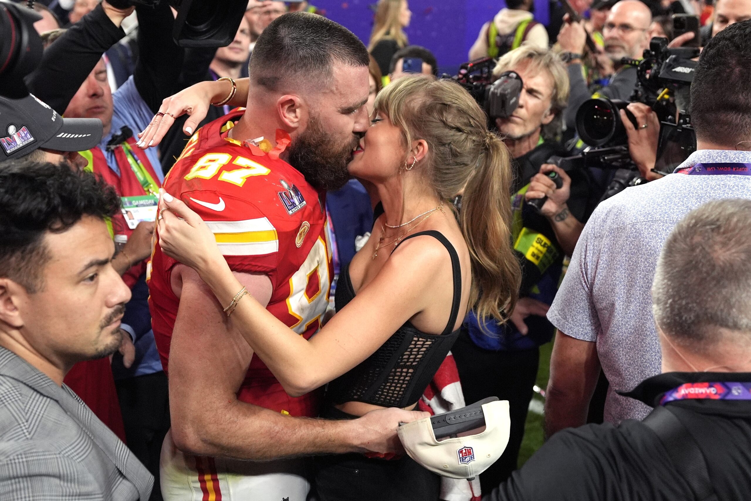 Super Bowl 2024: Chiefs defeat 49ers 25-22 in overtime thriller