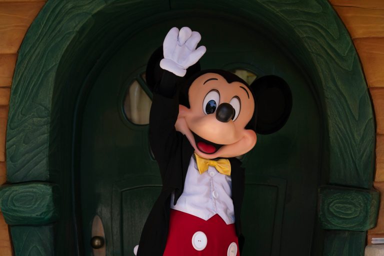 Disneyland cast members declare intention to unionize