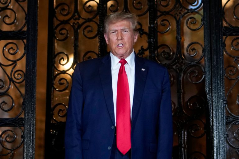 Trump touts new shoe deal at Sneaker Con appearance