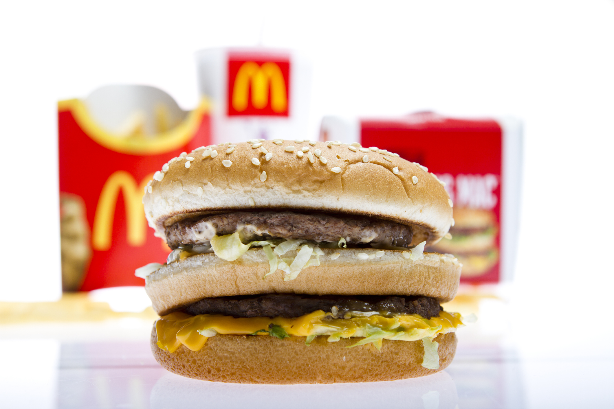Fast-food restaurants could see price hikes in California as worker pay rises