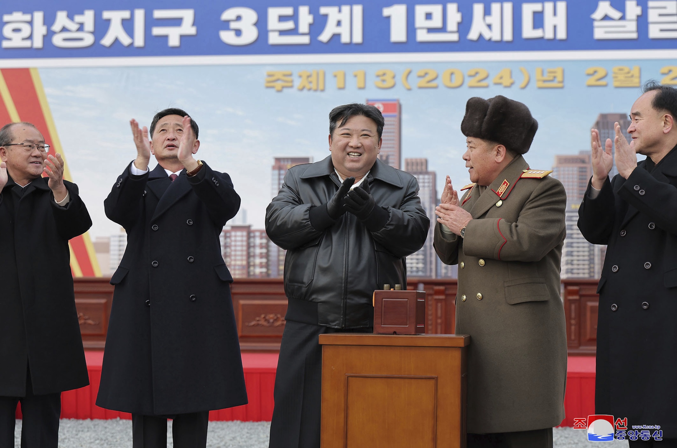 North Korea barters artillery for food from Russia