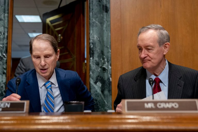 Senators aim to pass bipartisan pharmacy benefits manager reform in government funding bill