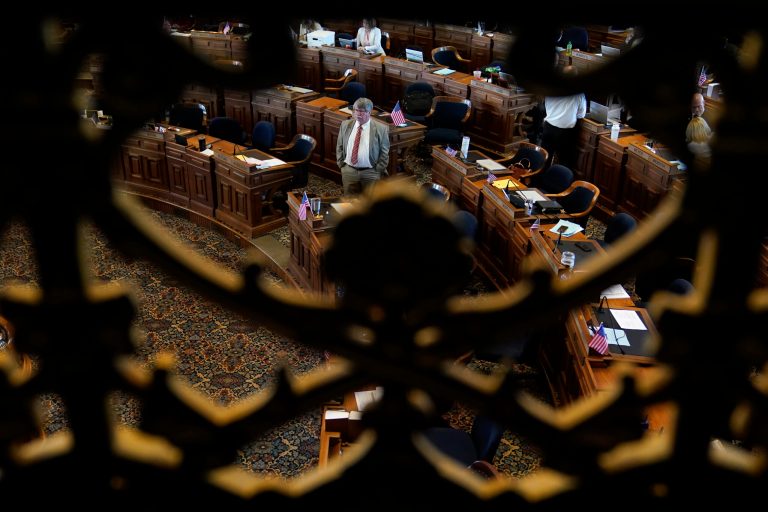 Iowa House passes bill to change funding for Area Education Agencies