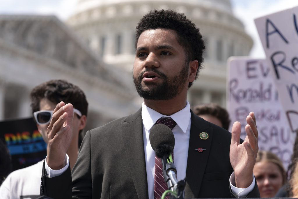 House Democrats push for congressional trip to El Salvador to visit Trump deportees