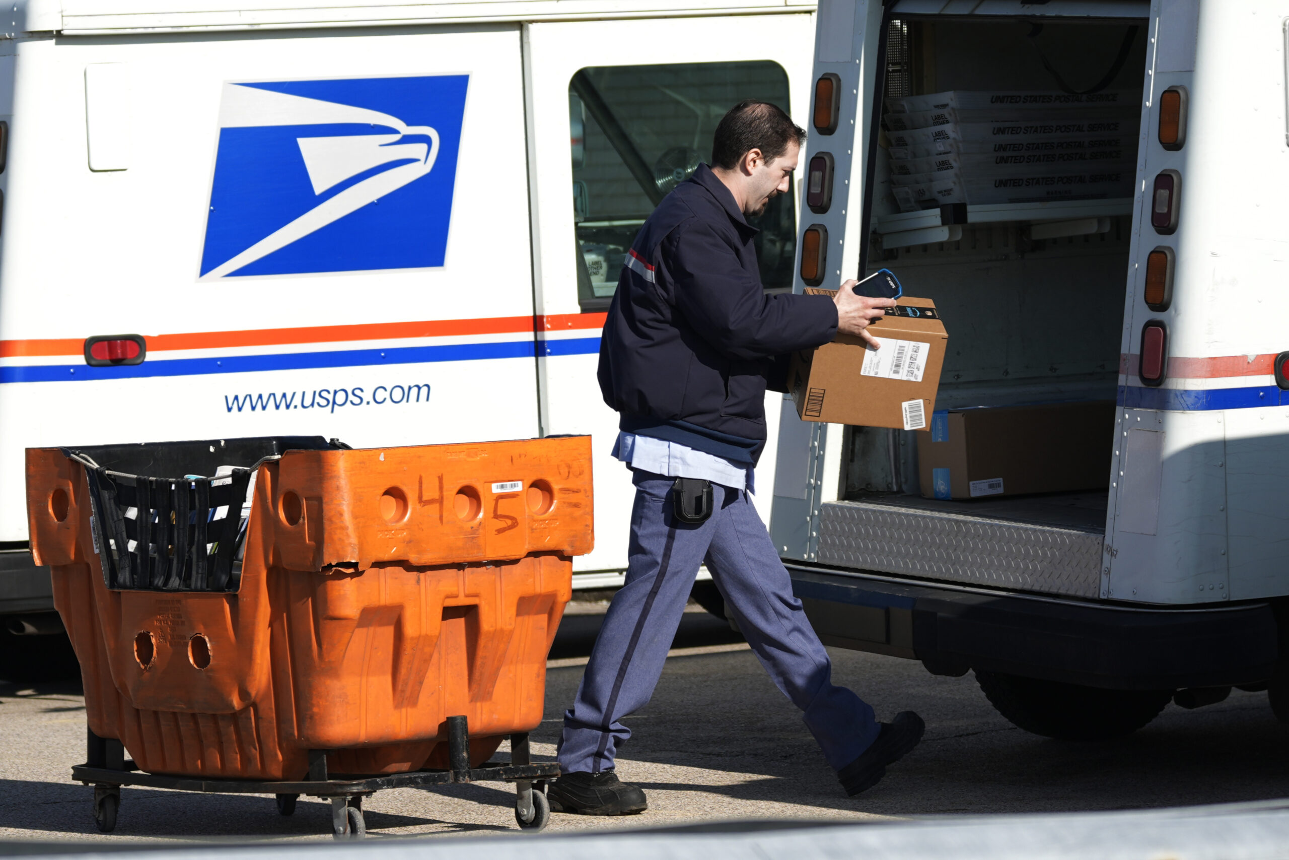 A ‘D’ for the USPS Delivering for America plan