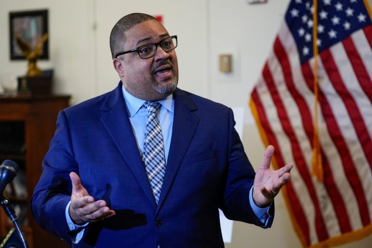 Alvin Bragg dealt blow after Arizona judge rules not to extradite murder suspect to NYC