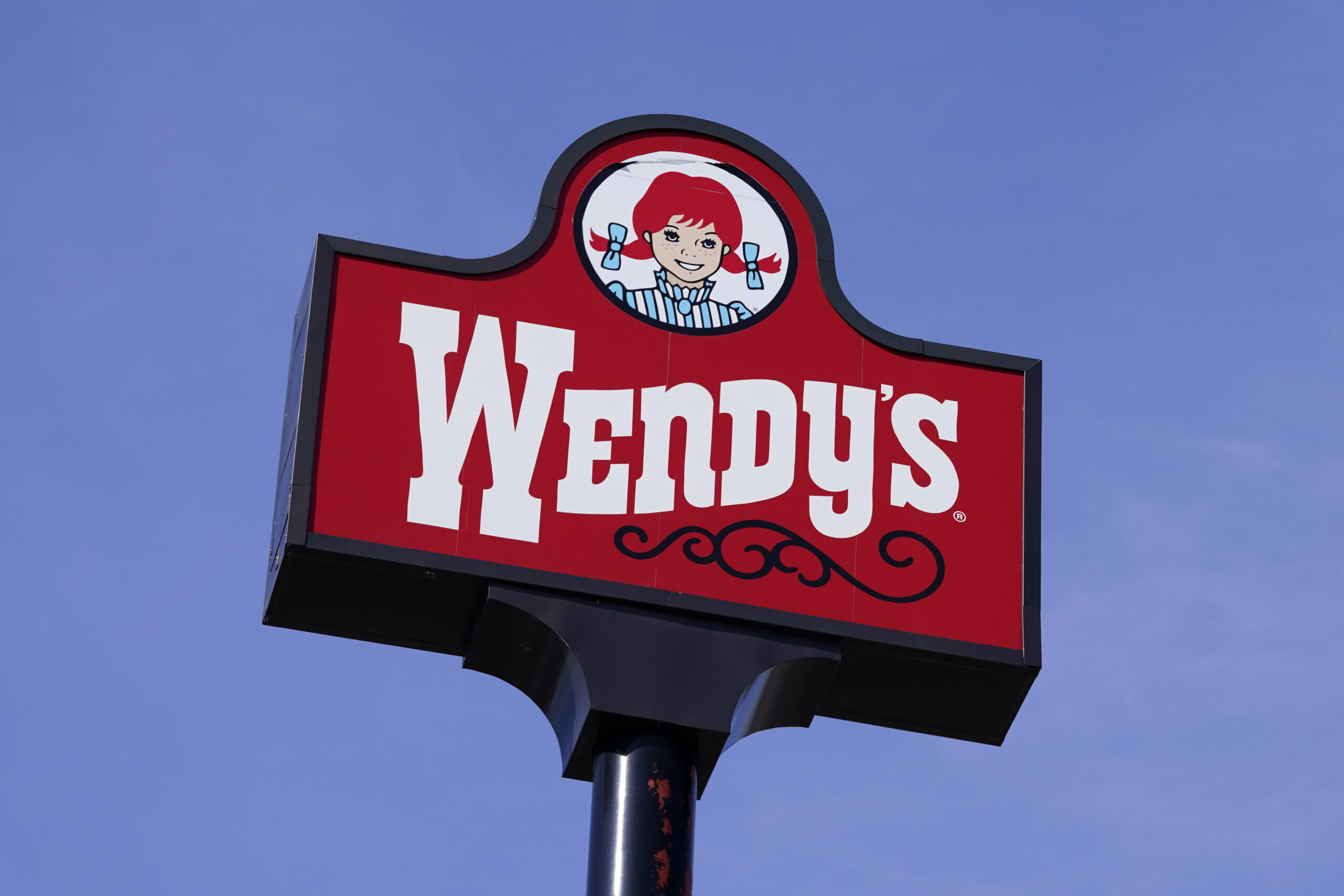 Elizabeth Warren leads leftist freakout over Wendy’s