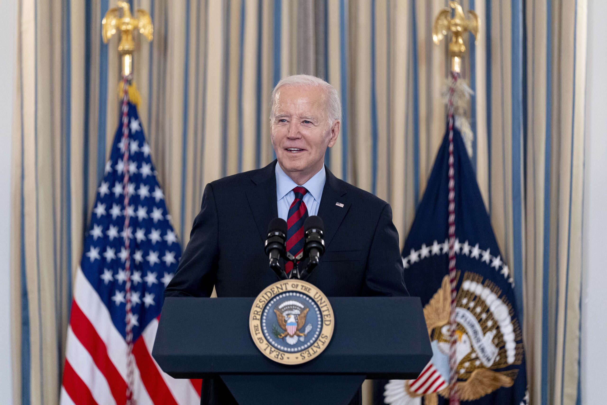Biden amplifies Cookie Monster complaints as he blames companies for ‘shrinkflation’