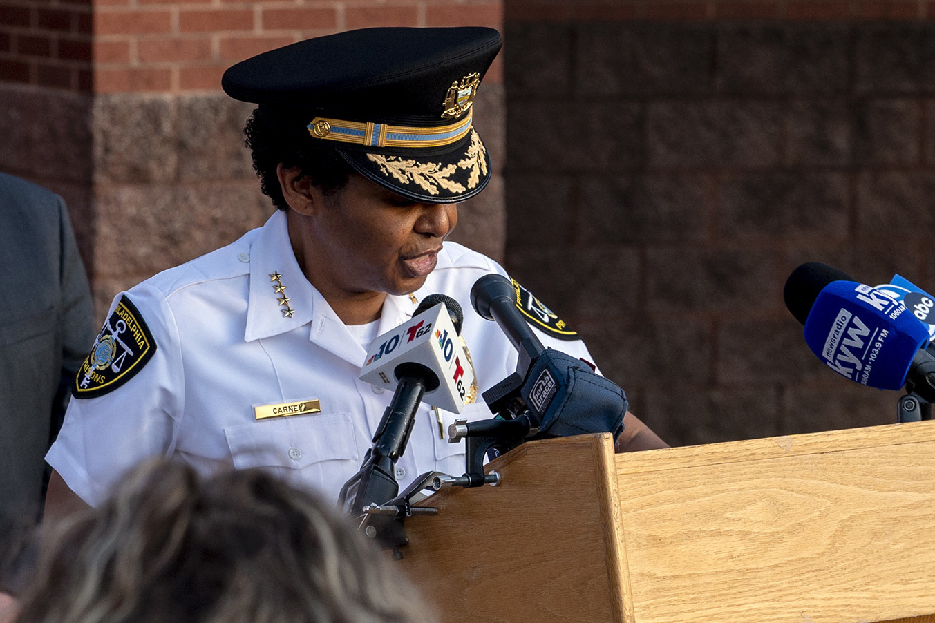 Philadelphia prison chief retires after string of deaths and escapes