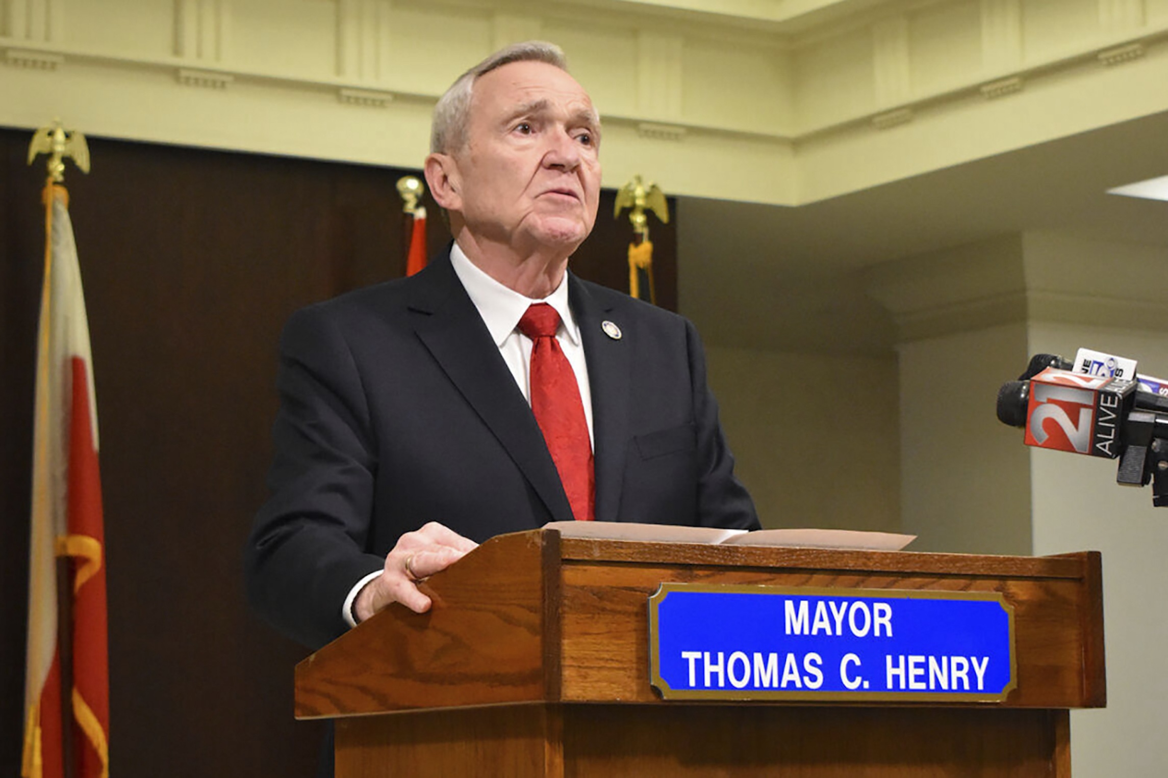 Tom Henry dead: Longtime Fort Wayne mayor dies at 72