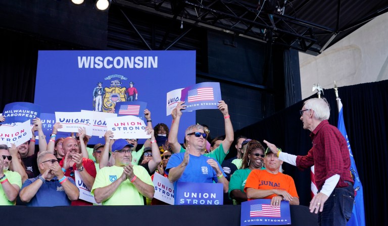 Wisconsin Democrats crushing GOP in key metric as Republicans scramble to shore up swing states