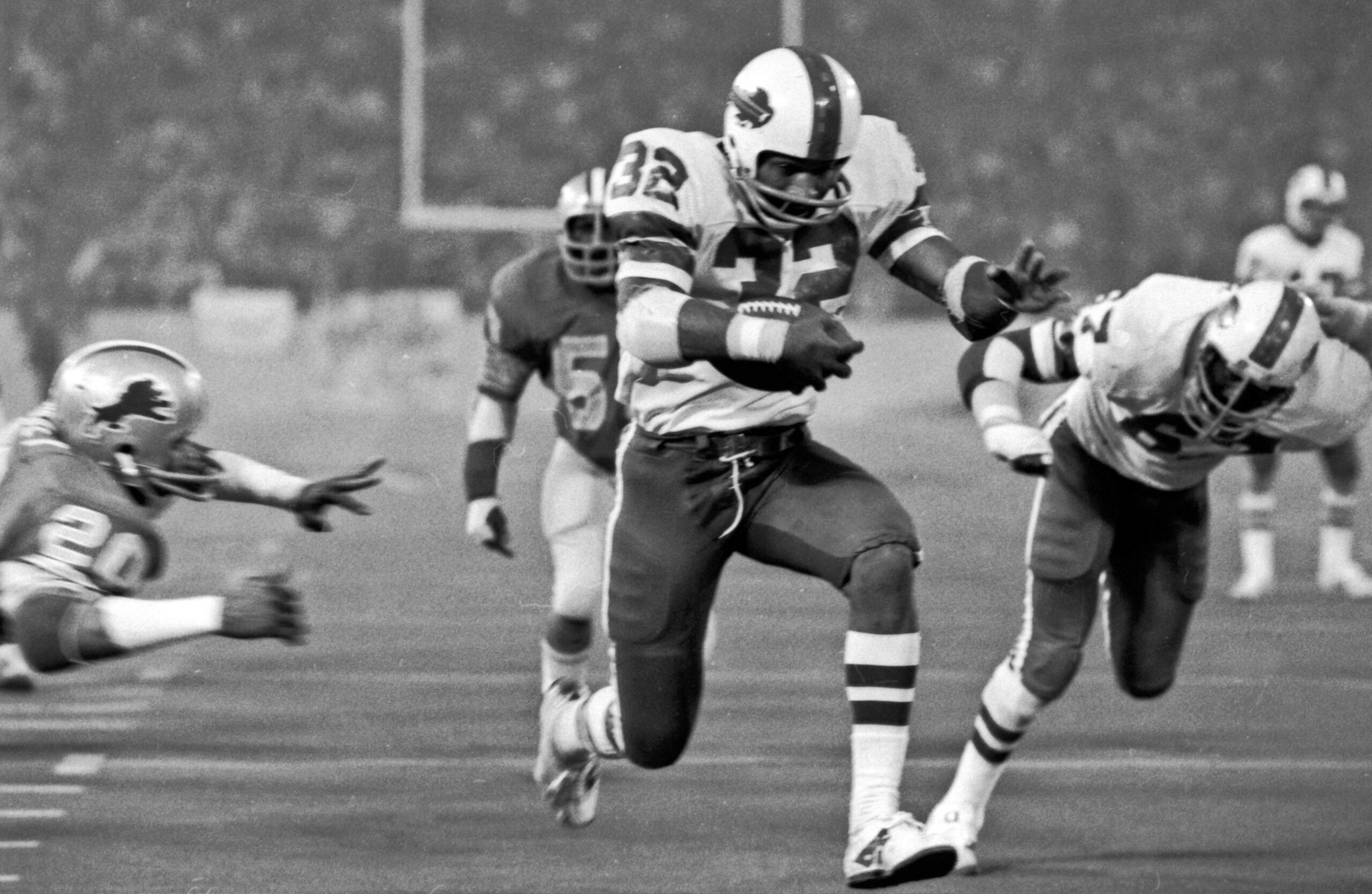 Demand for OJ Simpson memorabilia skyrockets after death
