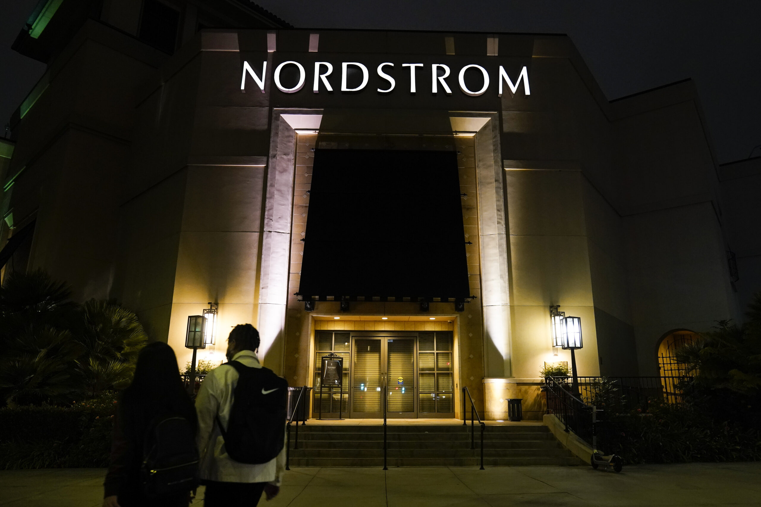 California lawmakers have a new solution to deter retail thieves — arresting them