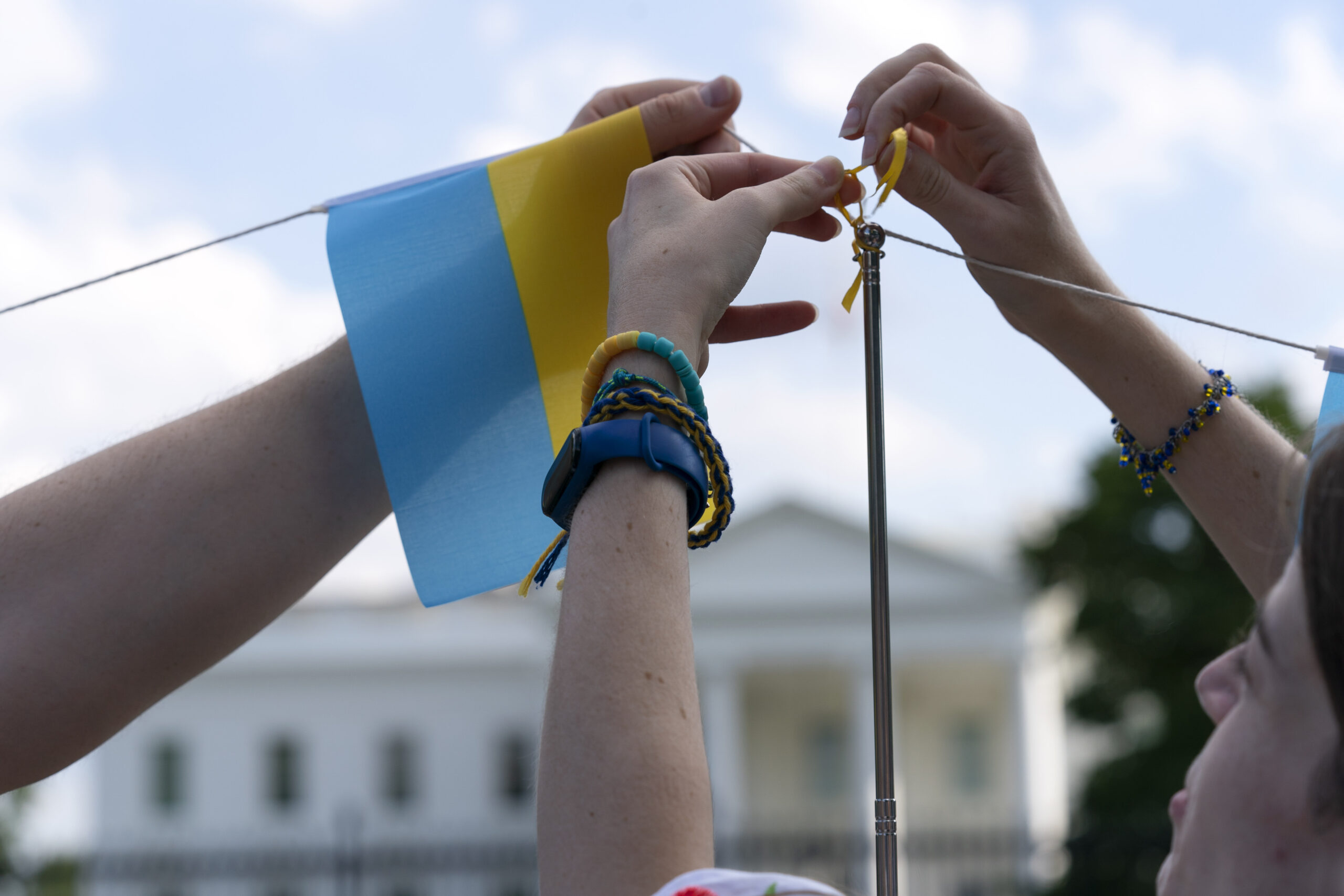 Republican looks to ban foreign flags in House chamber after Democrats celebrate Ukraine aid