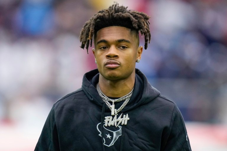 Texans wide receiver among 10 hit in mass shooting