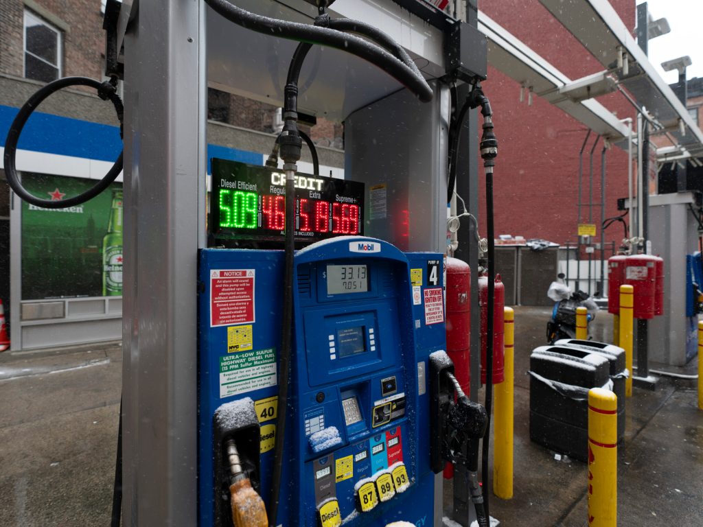 Gas prices: Another day, another decrease