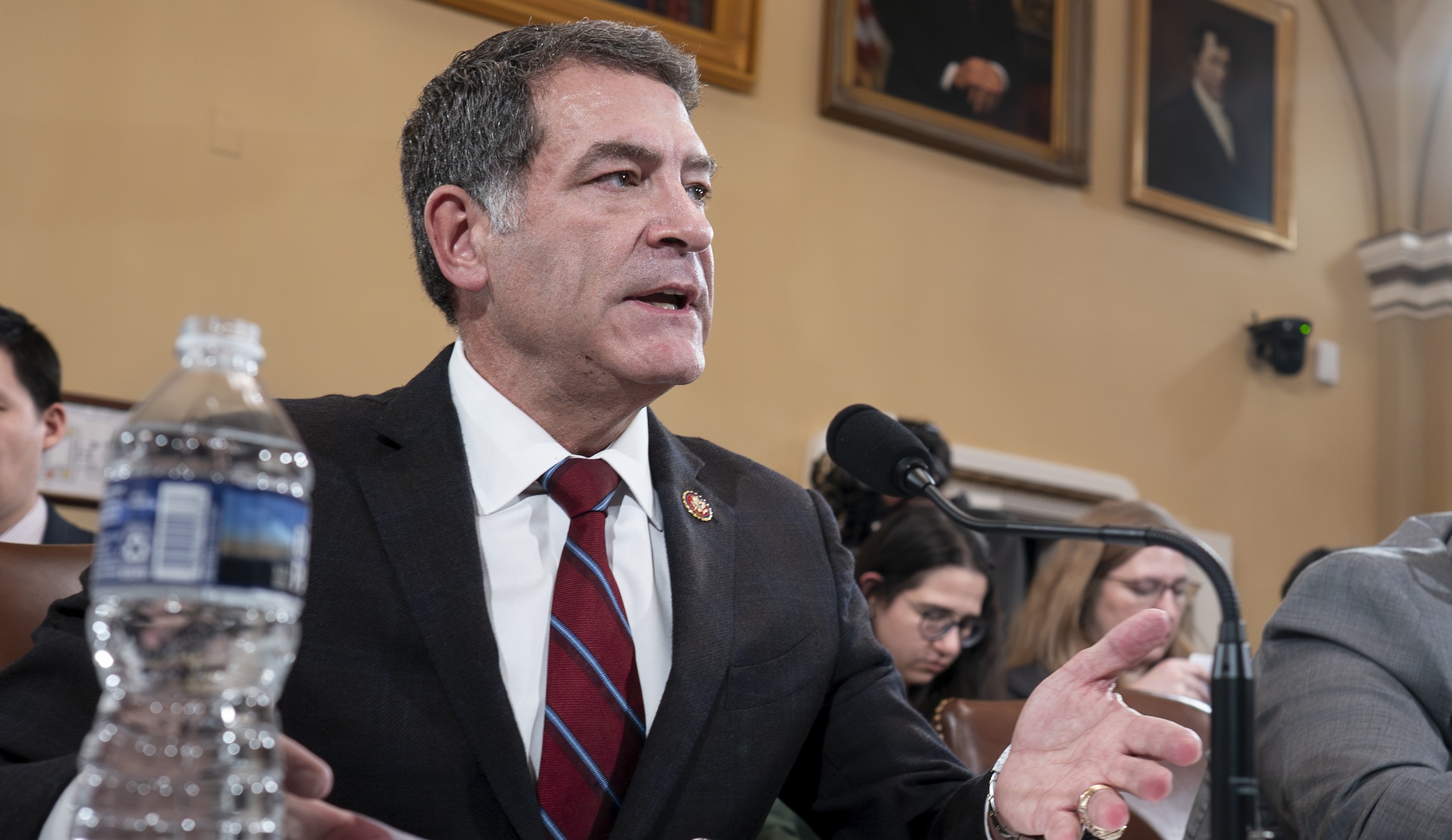Illegal immigrants would be banned from boarding commercial flights under GOP bill
