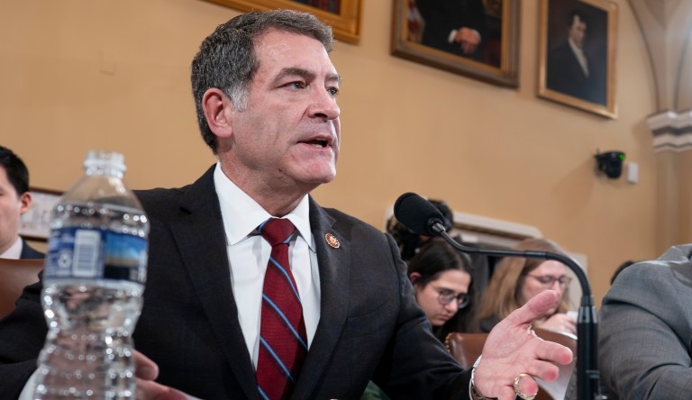 Illegal immigrants would be banned from boarding commercial flights under GOP bill