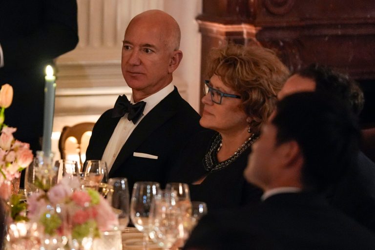 White House defends inviting leaders of companies under federal prosecution to glitzy state dinner