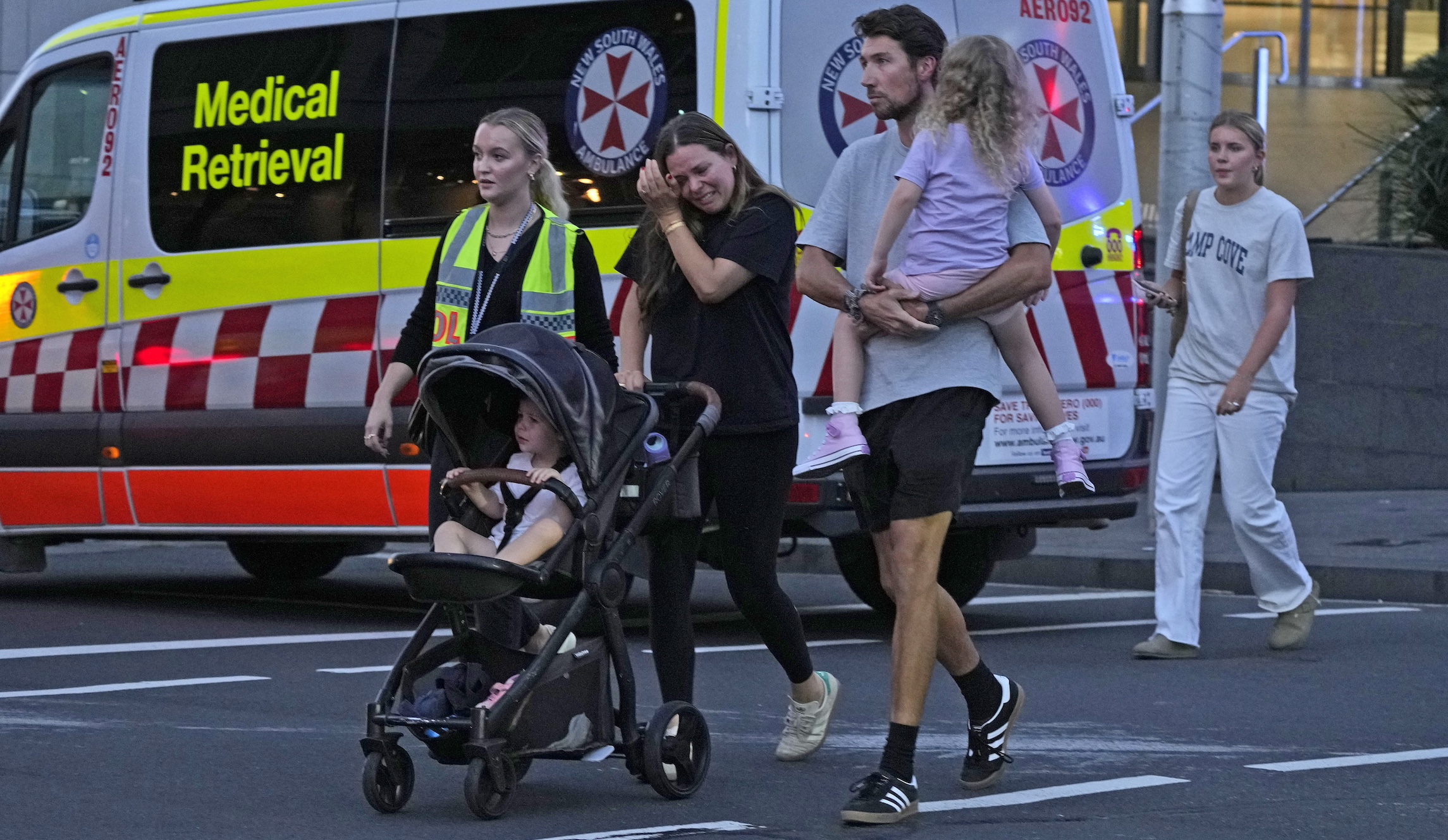 6 people stabbed to death in a Sydney shopping center and a suspect is fatally shot