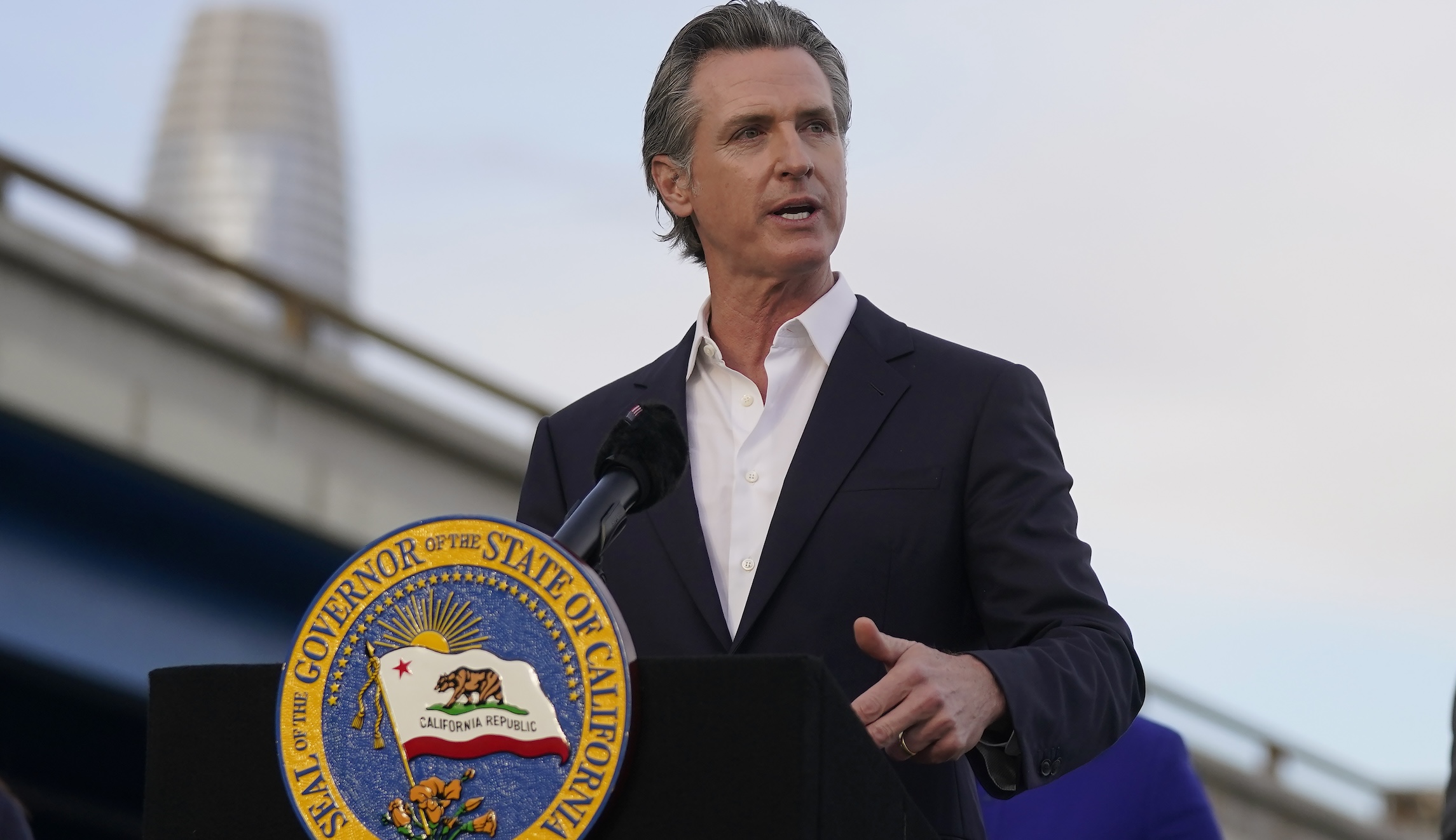 Newsom’s new budget proposal would cut 10,000 vacant state jobs to close deficit