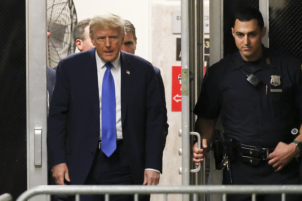 Groupthink chorus emerges at Trump trial