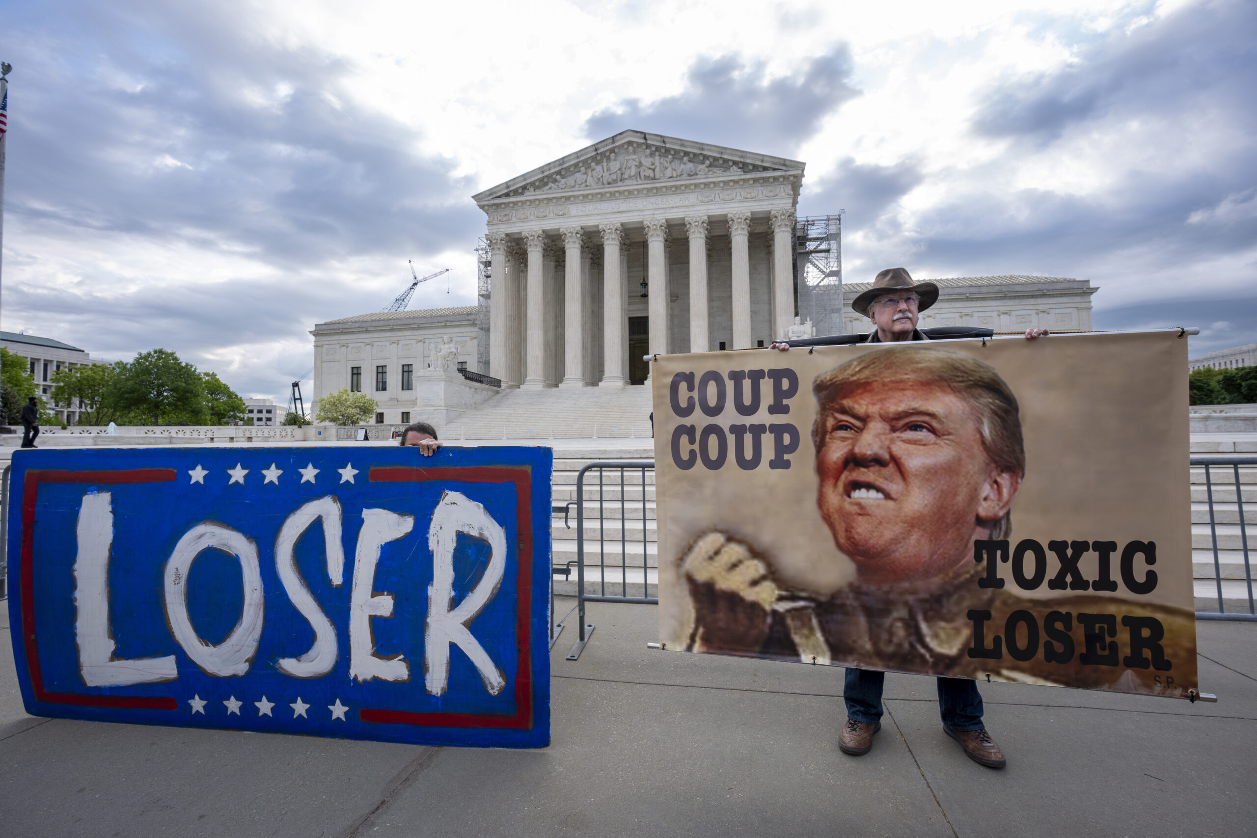 Supreme Court seems open to middle ground on Trump immunity
