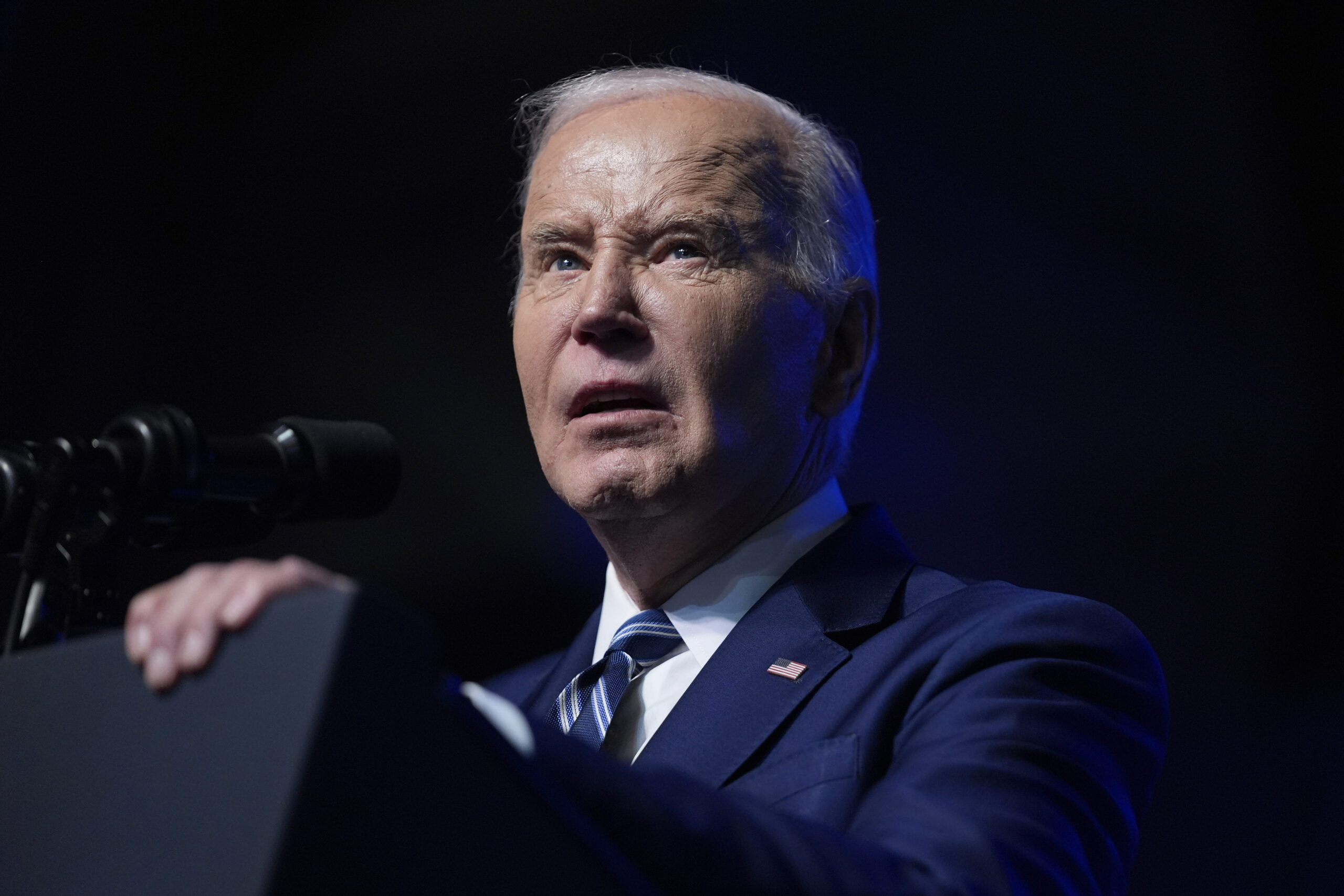 White House Report Card: Biden drives his approval rating into a ditch