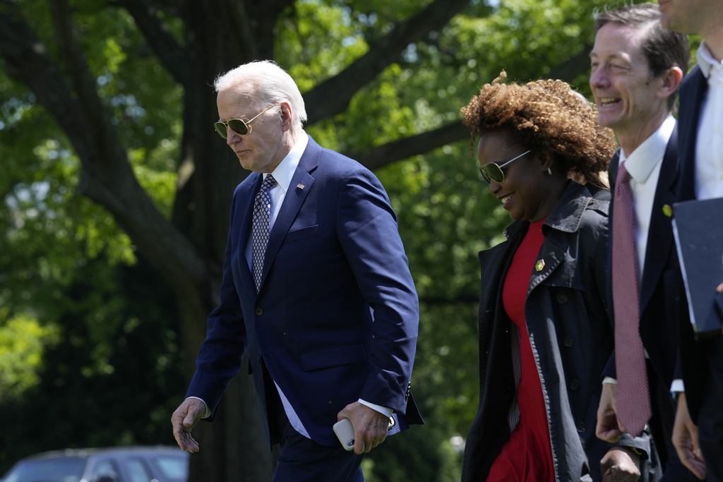 Biden administration backs off menthol ban to court black voters