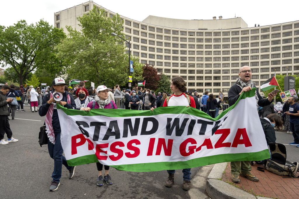 Pro-Palestinian protesters heckle White House Correspondents’ Dinner attendees: ‘Shame on you’