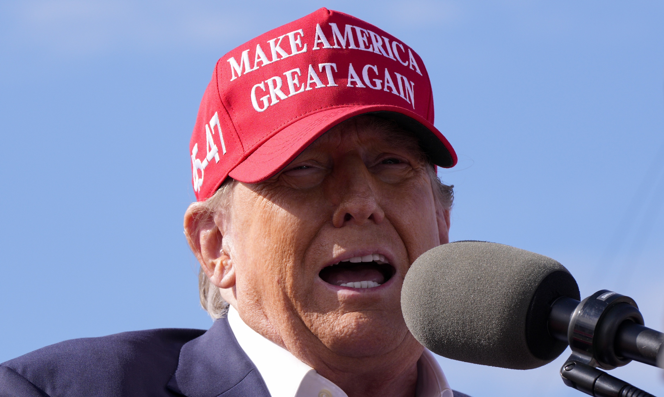 Watch Live: Donald Trump heads to Green Bay on the campaign trail