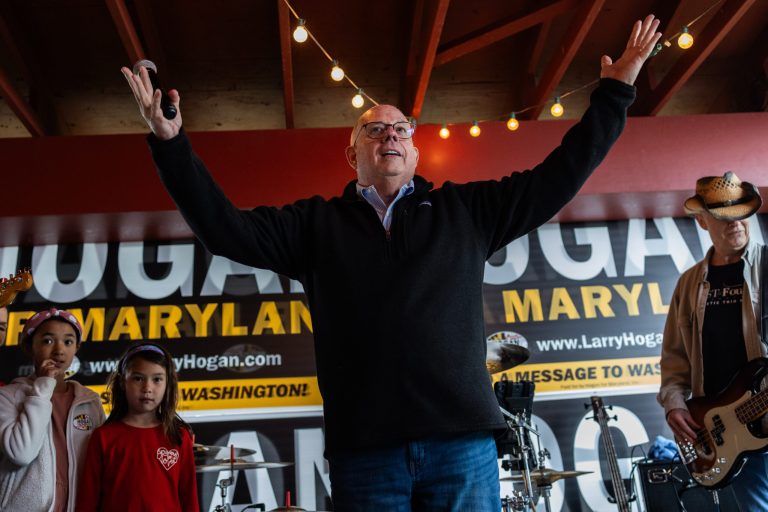 Larry Hogan’s big bet on being ‘stuck in the middle’
