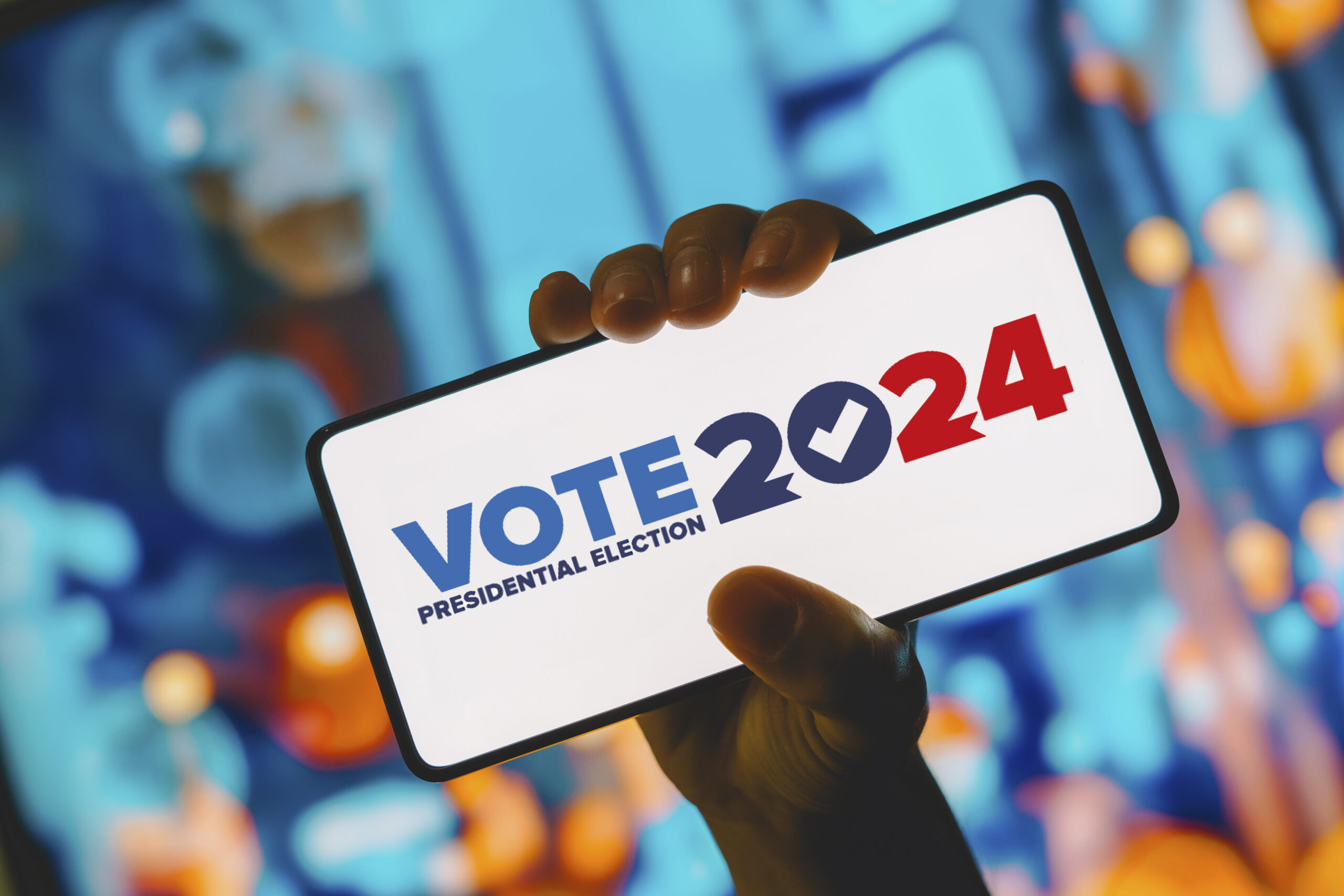 Wisconsin voters receive suspicious text that rights group claims discourages voting