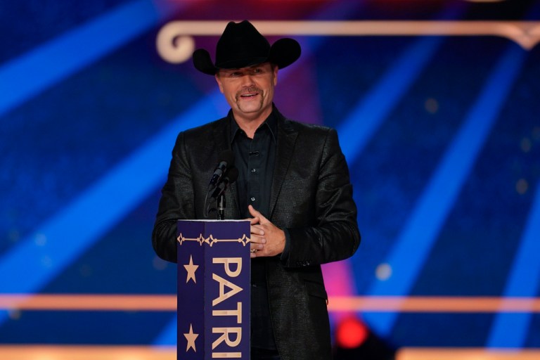 John Rich commits to perform at UNC fraternity that protected American flag