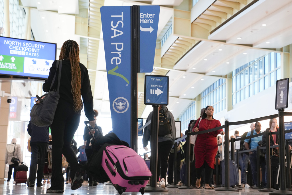FAA bill to include automatic refunds for canceled flights as Congress races to meet deadline