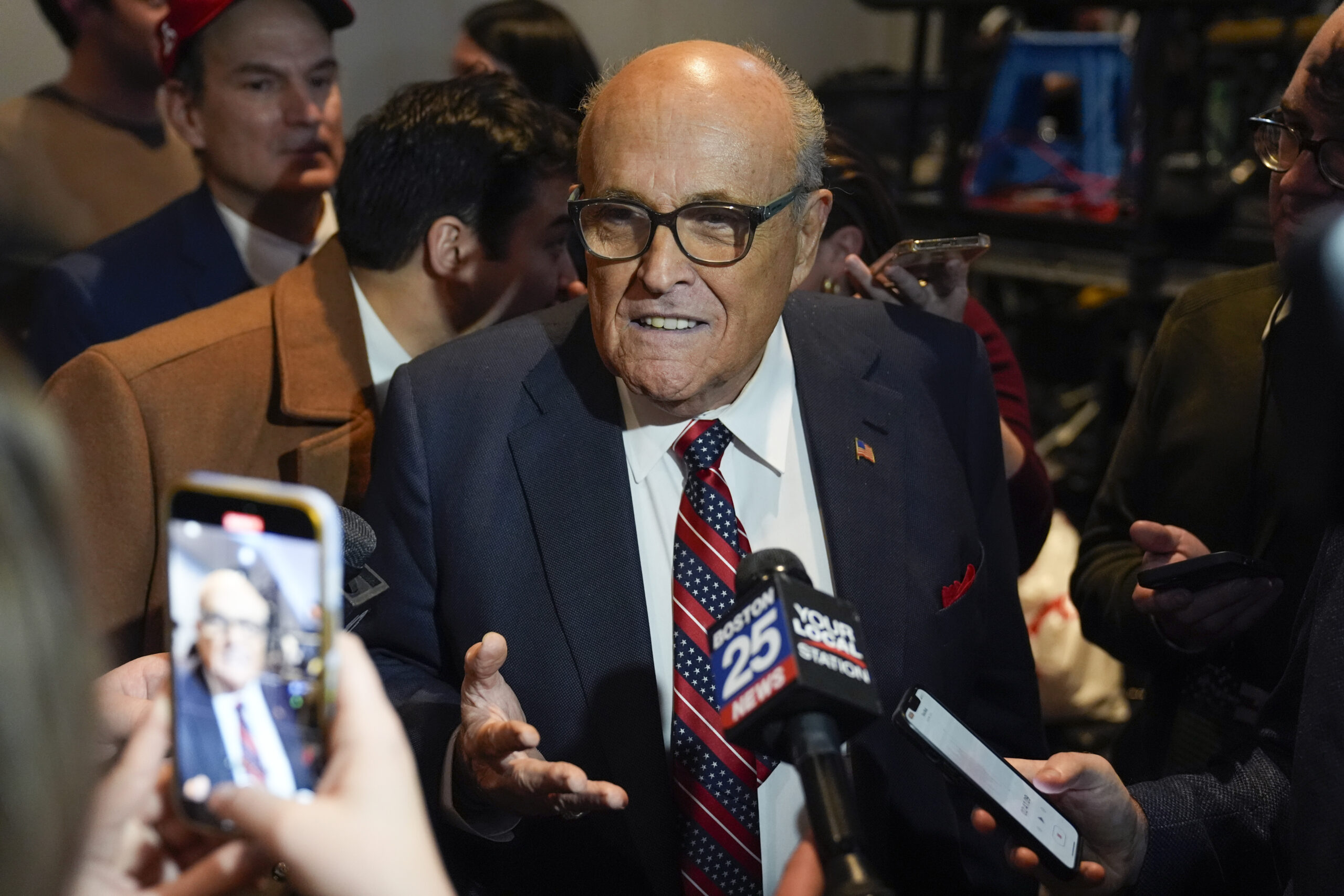Giuliani asks fans to call radio station in wake of his firing