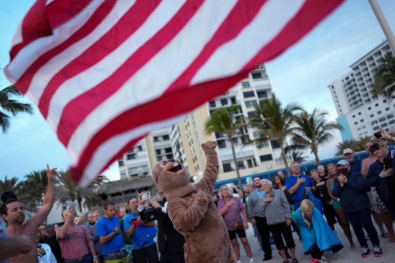 DeSantis celebrates record-breaking year as tourists flock to Florida