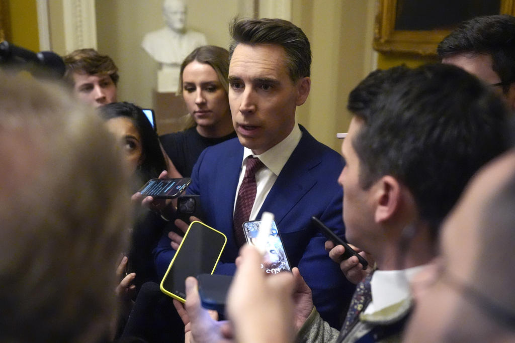 Hawley snubbed by UAW in Missouri Senate race after rallying with striking workers: ‘Total joke’