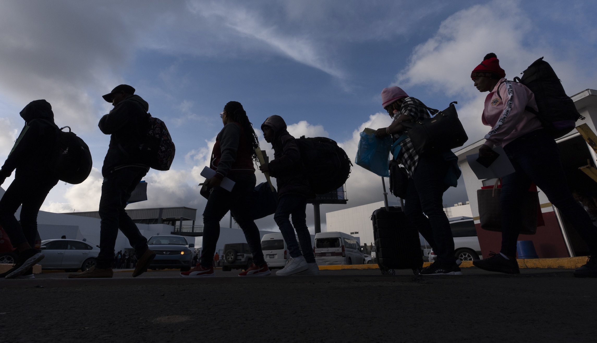 Republicans move to expose Biden for flying in 400,000 ‘unvetted’ migrants