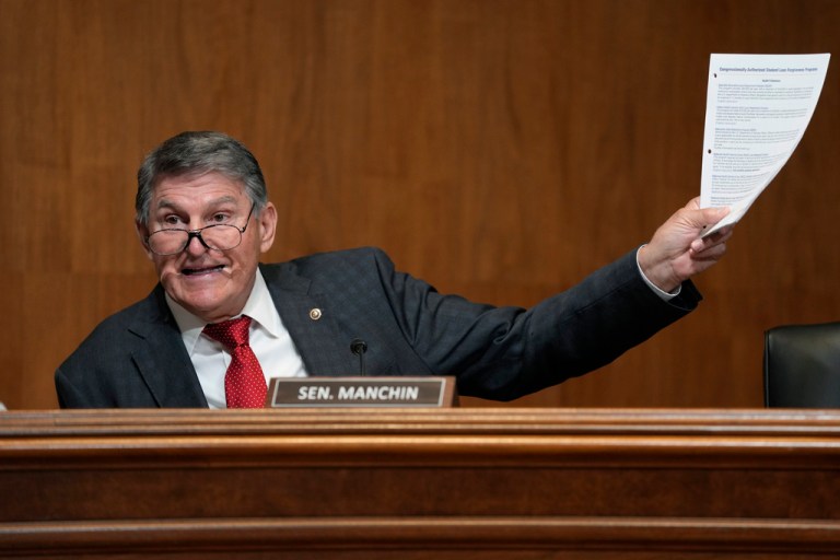 Joe Manchin lectures the Democratic Party: ‘Never leave your base’