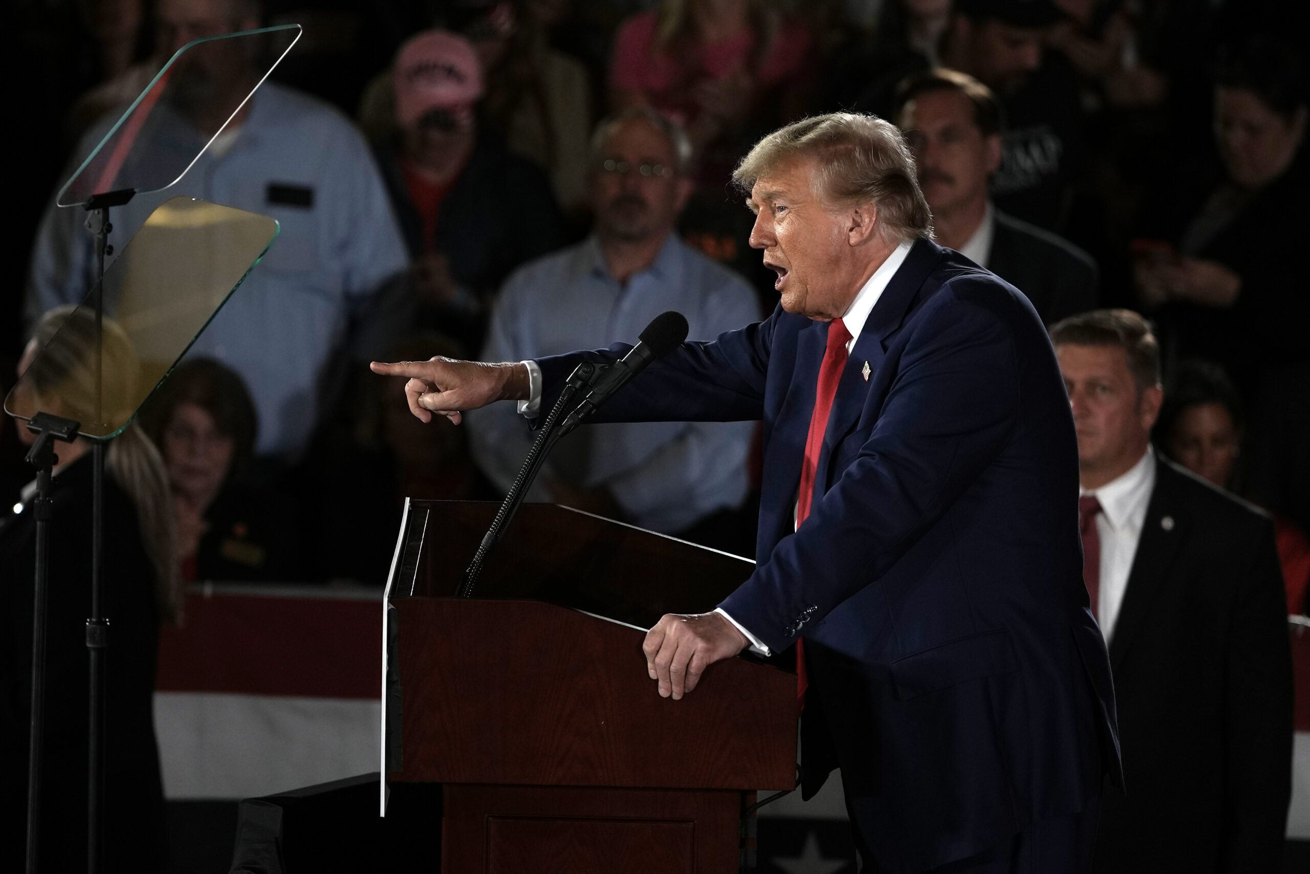 Trump mocks Biden’s ‘pause’ blunder and takes straw poll on president’s best nickname