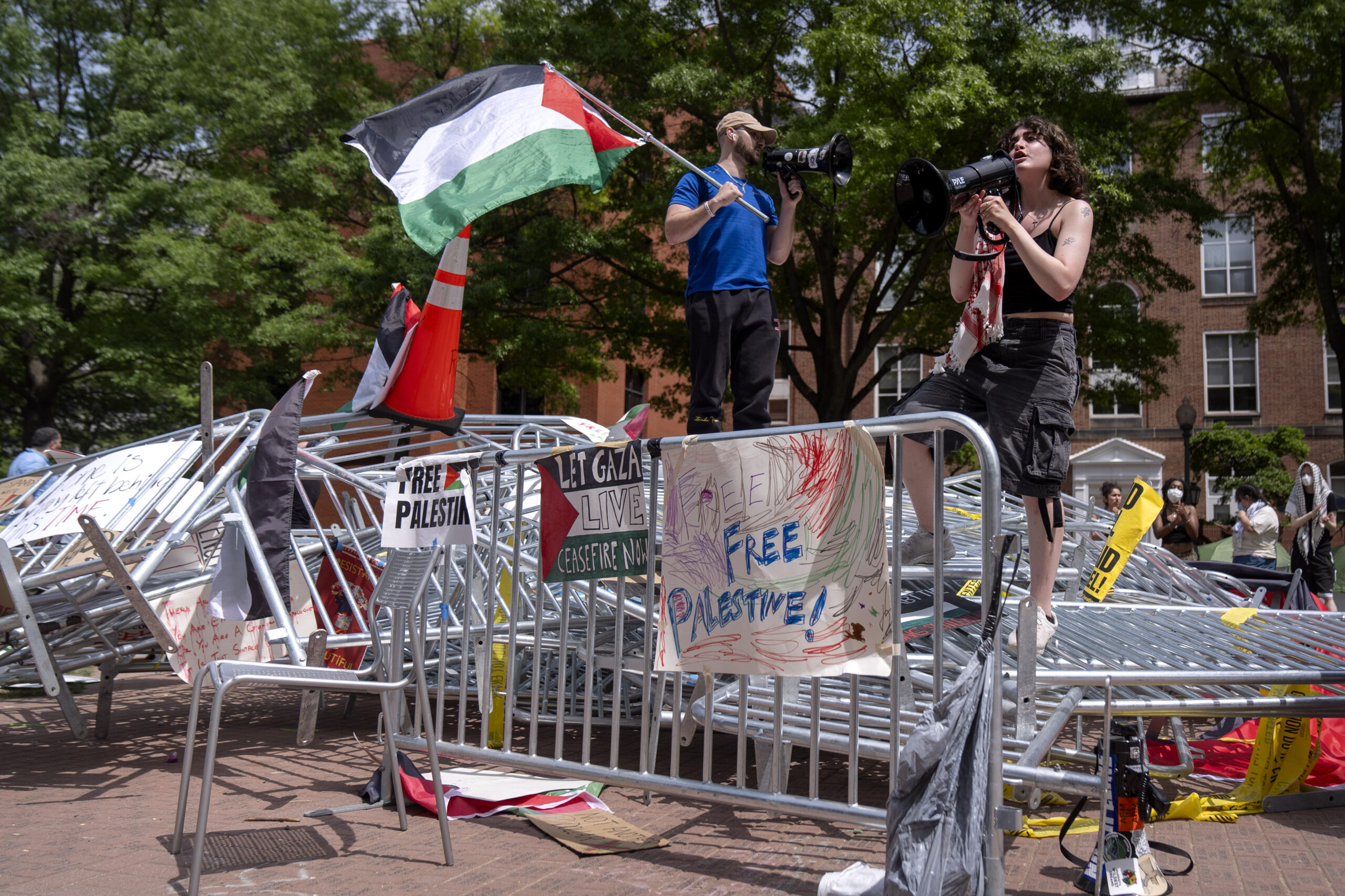 Who benefits from the destabilization of the US?
